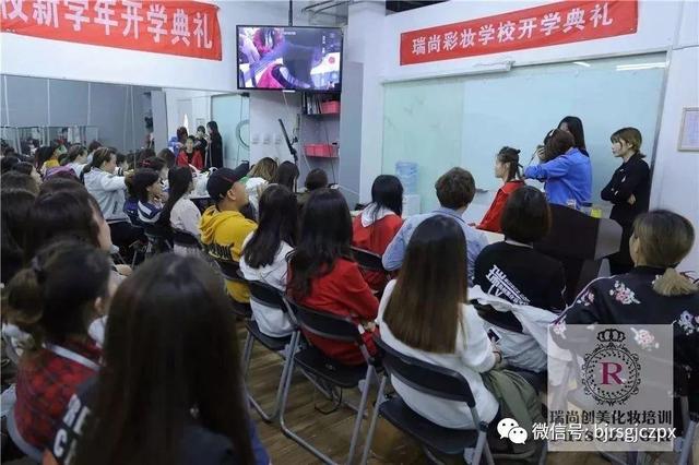 畢業(yè)生招聘：高薪差距，源于你選擇的方向！