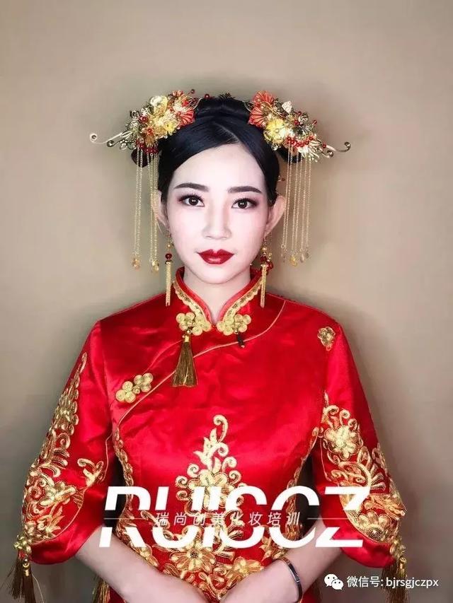 學(xué)員月考作品欣賞：不同風(fēng)格的新娘造型