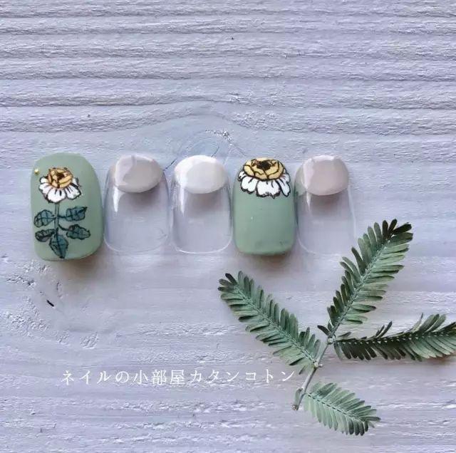 適合春天的小清新美甲，讓指尖成為“限量版”！
